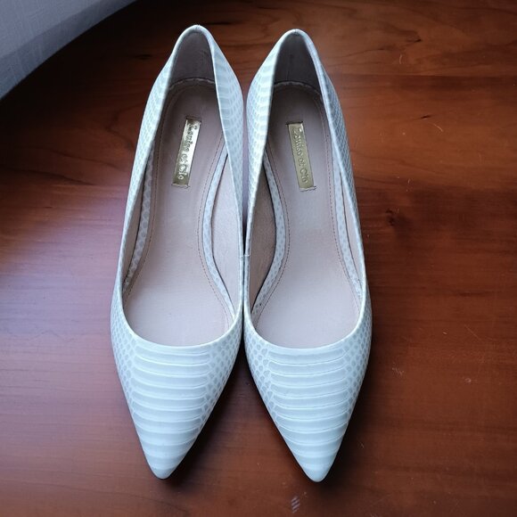 Women's Grey & Bone Snake Embossed Point Toe Pumps - Picture 4 of 13